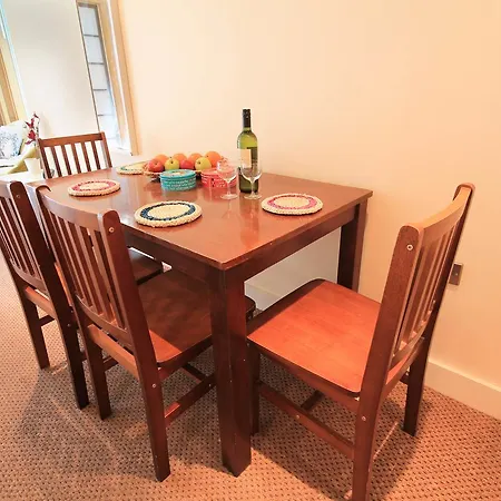 Apartment City Centre Bright & Quiet Apt With Balcony & Pkg