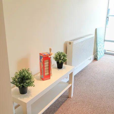 City Centre Bright & Quiet Apt With Balcony & Pkg * Dublin